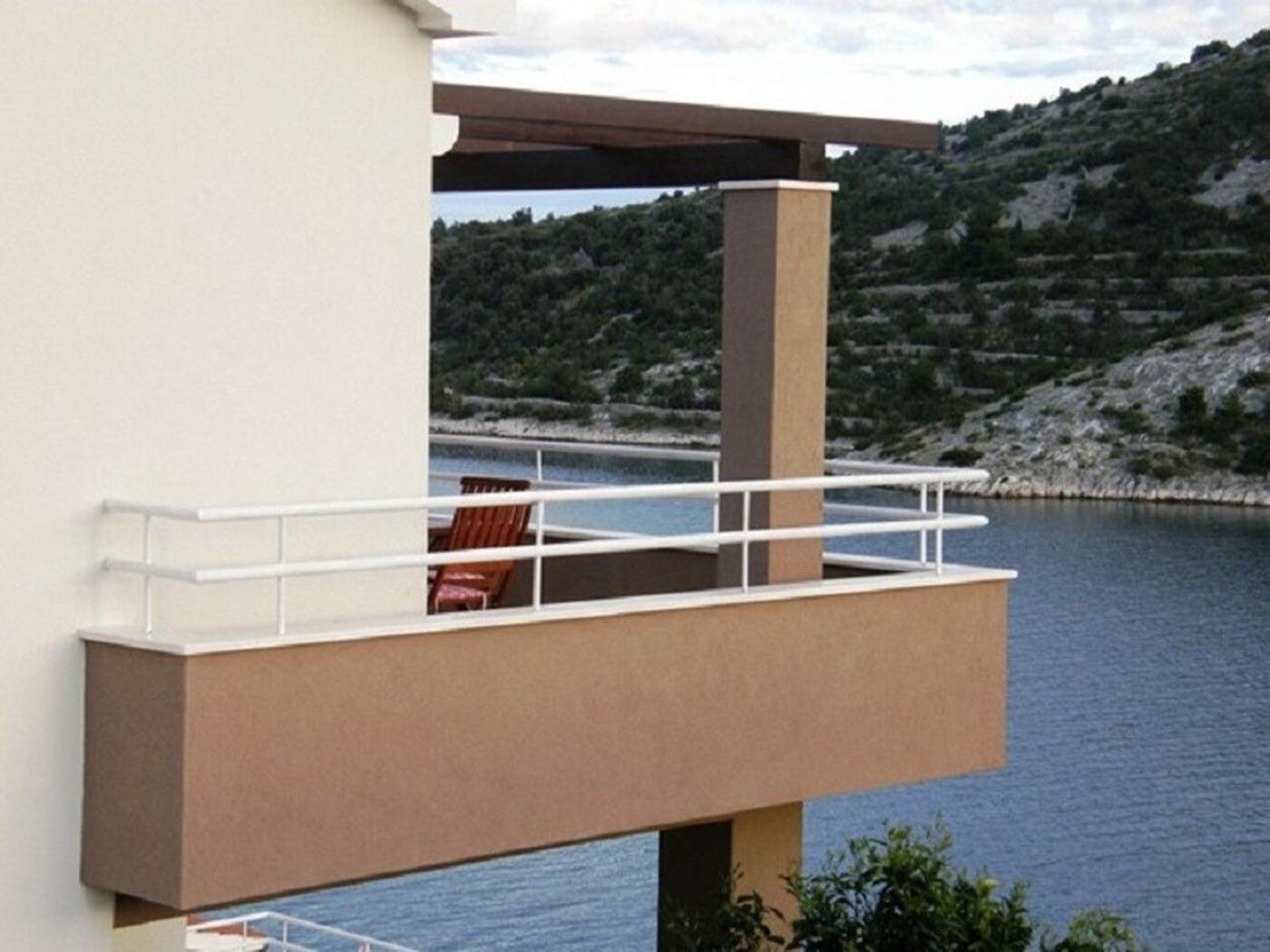 Apartments Ljubi Vinisce Bagian luar foto