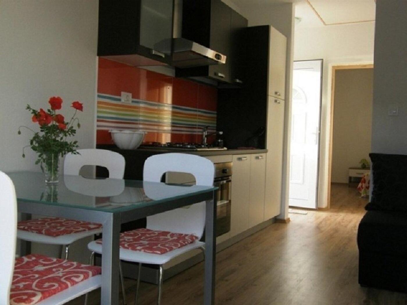 Apartments Ljubi Vinisce Bagian luar foto