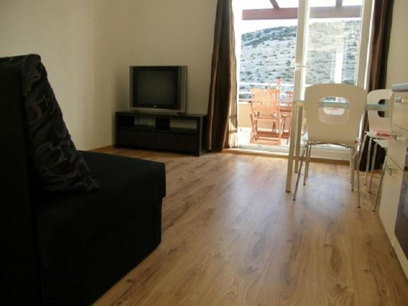 Apartments Ljubi Vinisce Bagian luar foto